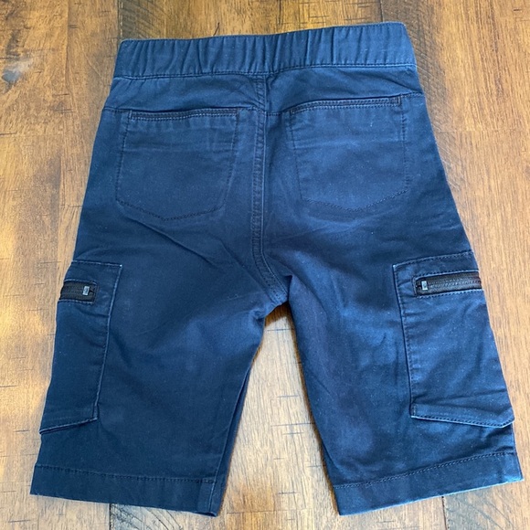 H & M Shorts - Picture 6 of 7